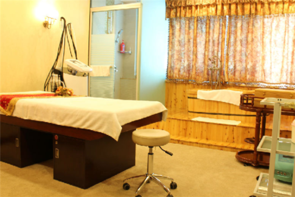 华溪美容院加盟 掘金生活美容服务蓝海，共创美丽事业